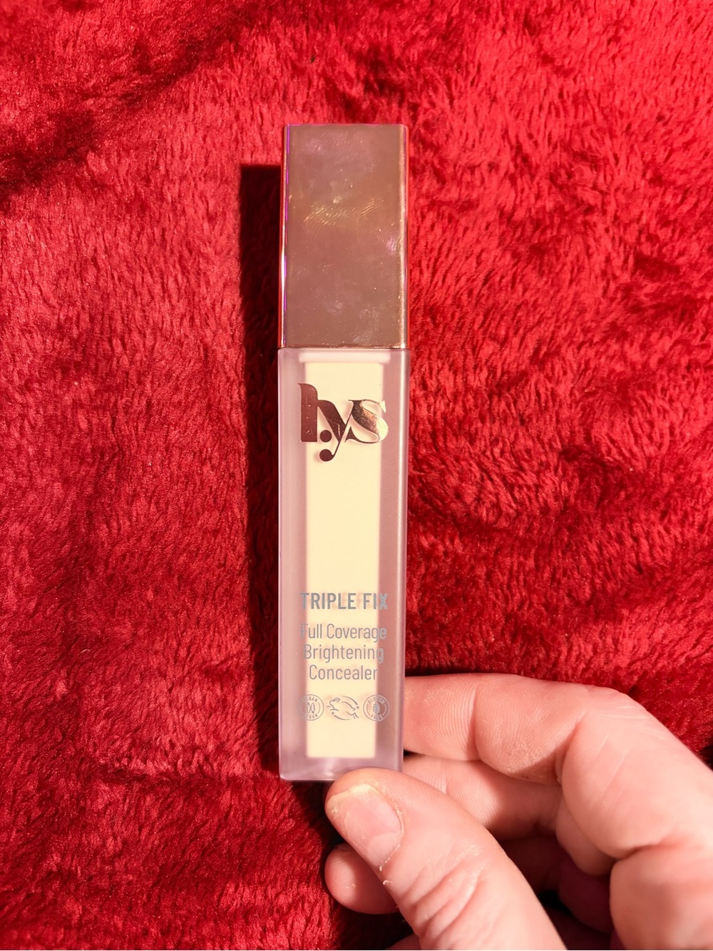 L.y.s Triple Fix Full Coverage Brightening Concealer & Beauty Gift Bag